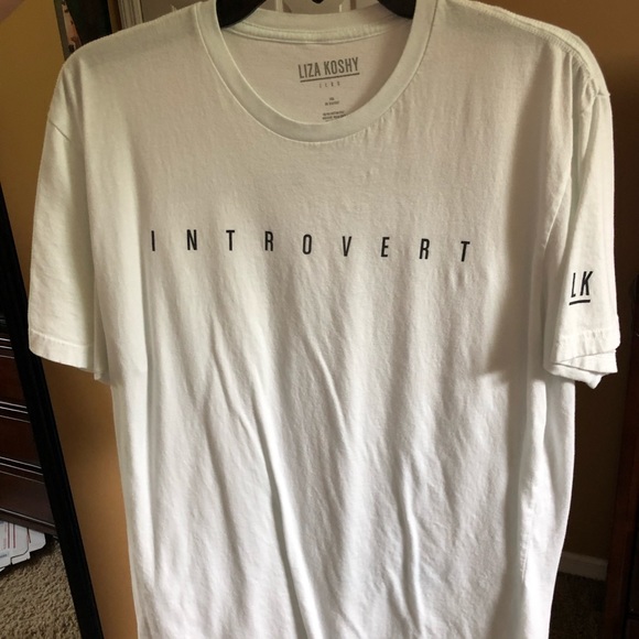 Liza Koshy Tops - LIZA KOSHY INTROVERT GONE WILD TEE